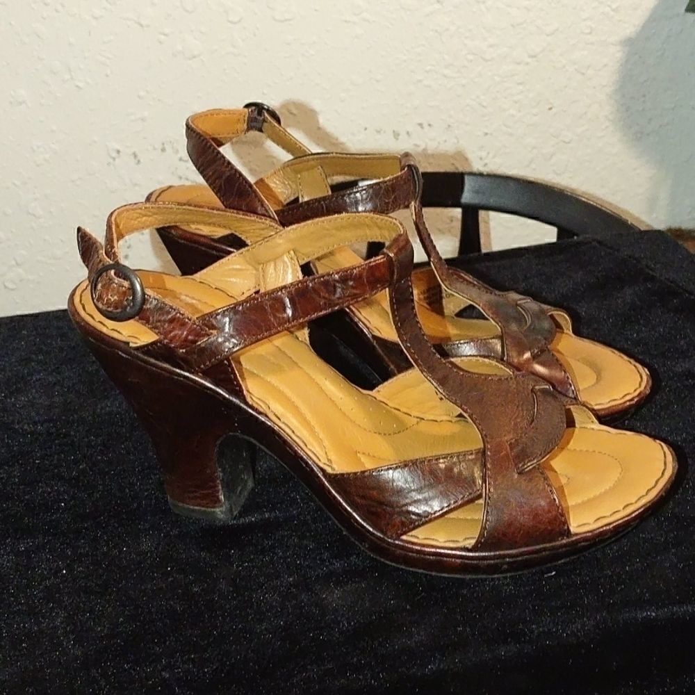 Vintage Barn Crown Brown Leather Heeled Sandals